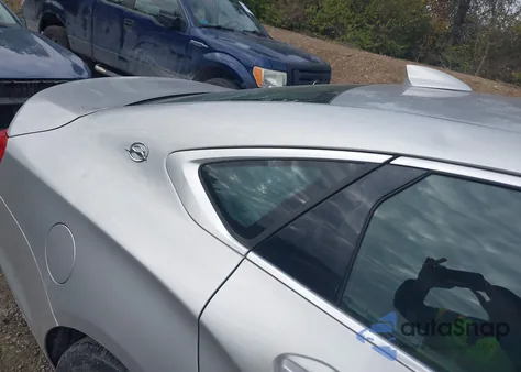 2016 Chevrolet Impala 1Lt z USA, uszkodzony, nr VIN 2G1105SA9G9184709